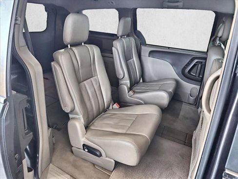 Used 2015 Chrysler Town & Country Touring-L w/ Driver Convenience Group FWD image 20