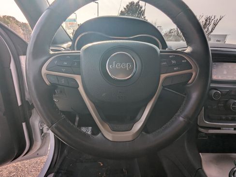 Used 2014 Jeep Grand Cherokee Limited image 19