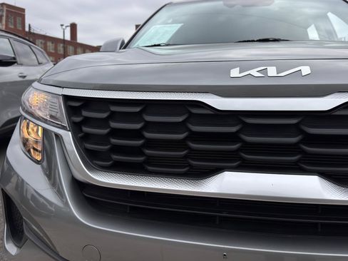 Used 2023 Kia Seltos LX image 10