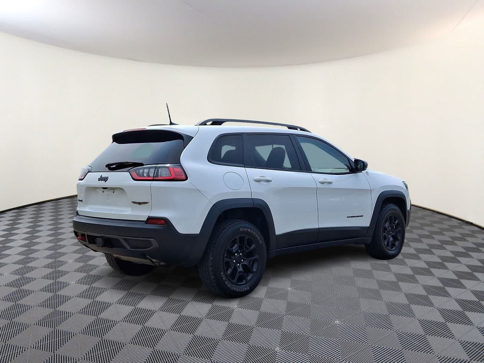 Used 2021 Jeep Cherokee Trailhawk w/ Trailer Tow Group AWD/4WD image 5