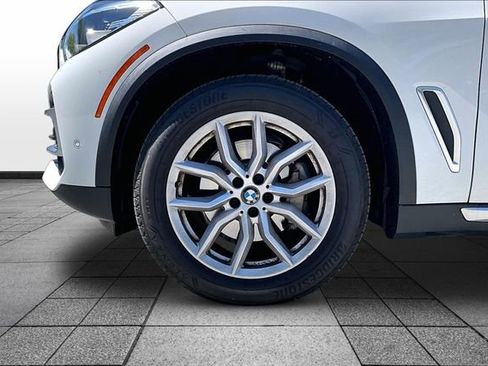 Used 2022 BMW X5 xDrive40i w/ Parking Assistance Package AWD/4WD image 4