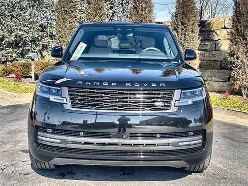 New 2026 Land Rover Range Rover Long Wheelbase SE image 8