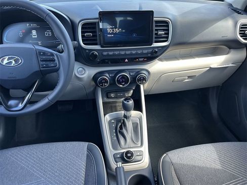 New 2025 Hyundai Venue Limited image 5
