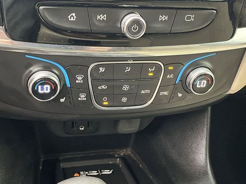 Used 2023 Chevrolet Traverse LT AWD/4WD image 22
