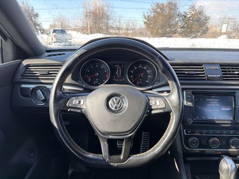 Used 2018 Volkswagen Passat 3.6 image 14