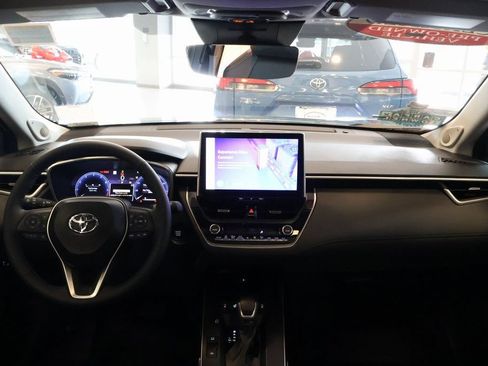 Used 2026 Toyota Corolla Cross XLE w/ Convenience Package AWD/4WD image 6