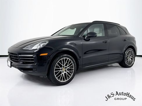Used 2023 Porsche Cayenne Platinum Edition AWD/4WD image 3
