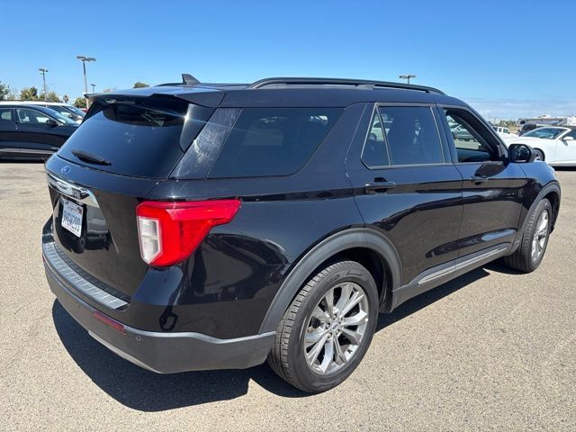Certified 2023 Ford Explorer XLT w/ Equipment Group 202A RWD image 7
