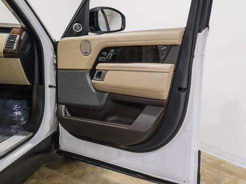 Used 2020 Land Rover Range Rover HSE image 44