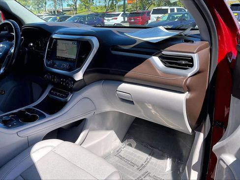 Certified 2023 GMC Acadia SLT w/ Technology Package image 16