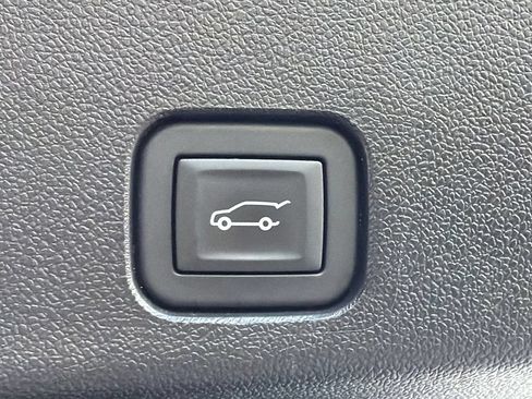Used 2026 Chevrolet Traverse Z71 w/ Driver Confidence Package AWD/4WD image 19