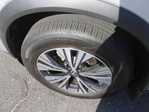 Used 2023 Nissan Rogue SV image 13