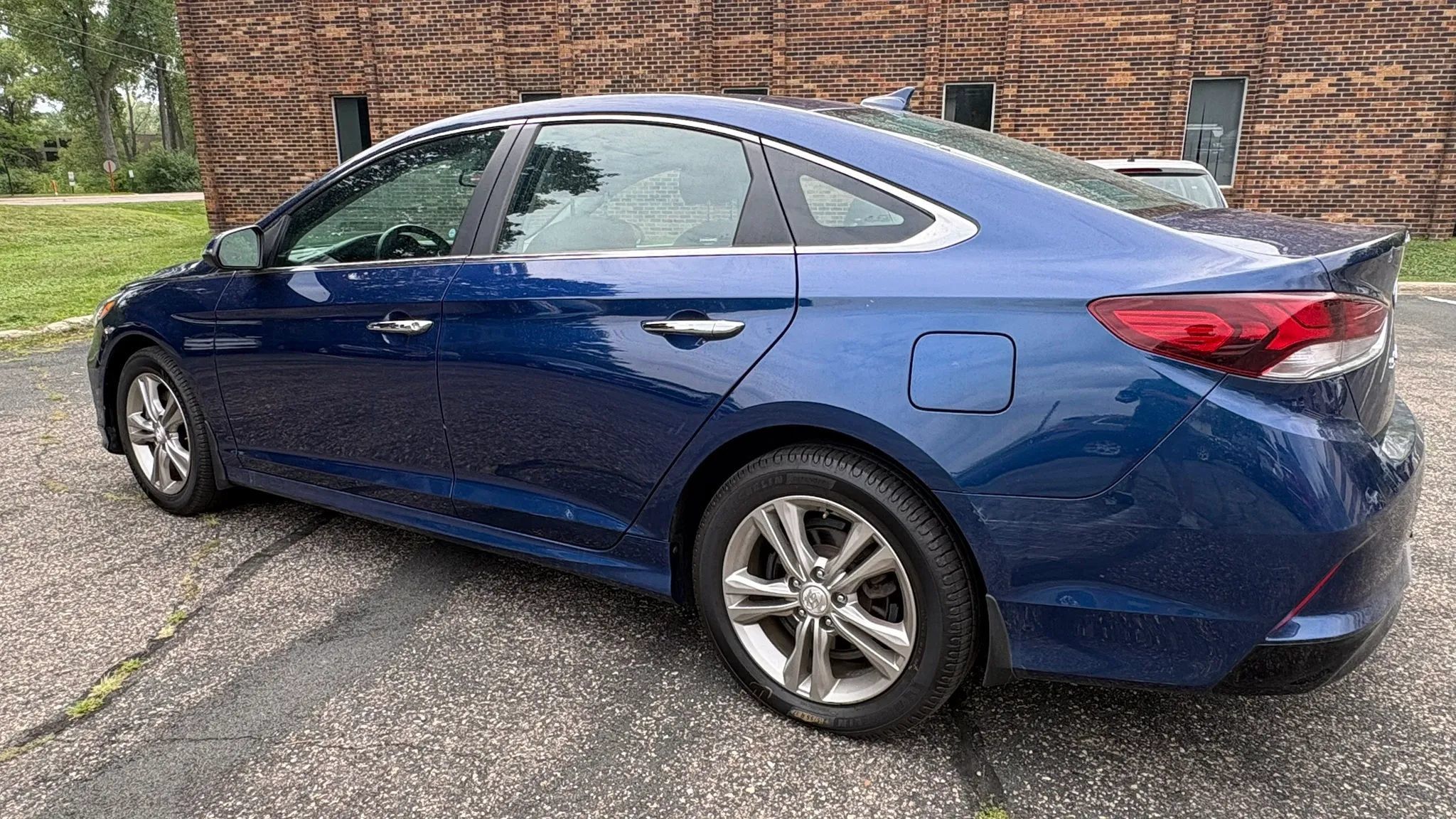Used 2019 Hyundai Sonata SEL w/ Tech Package 02 FWD image 6