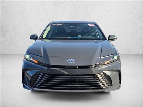 Used 2025 Toyota Camry LE image 2