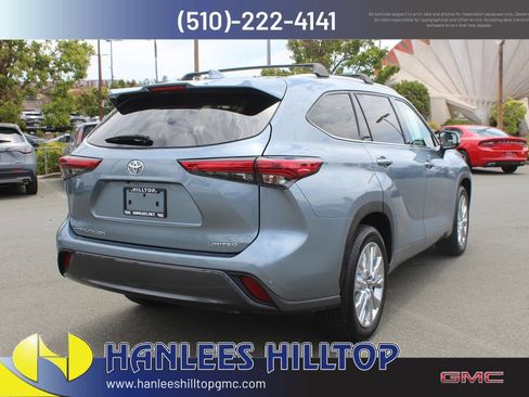 Used 2023 Toyota Highlander Limited FWD image 7