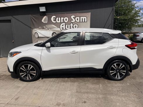Used 2020 Nissan Kicks SV FWD image 9