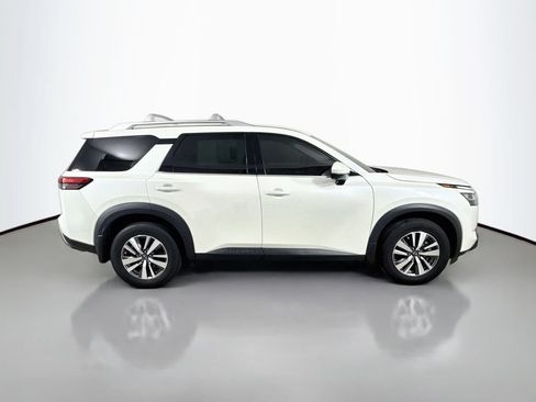 Used 2023 Nissan Pathfinder SL w/ Lighting Package (N92) AWD/4WD image 8