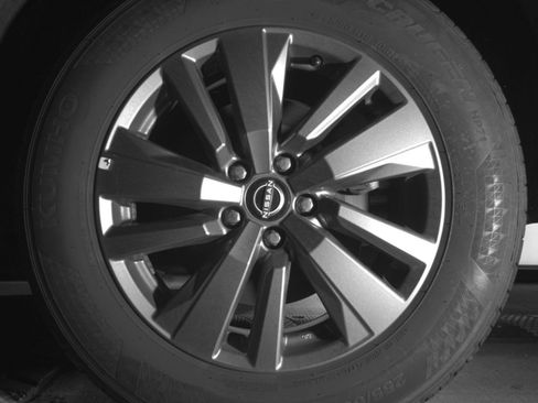 Used 2025 Nissan Pathfinder SV FWD image 14