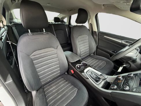 Used 2016 Ford Fusion SE FWD image 21