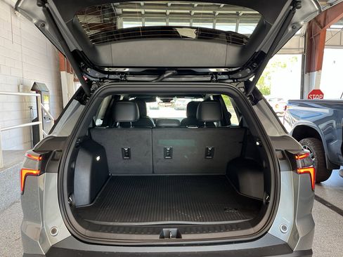 New 2026 Chevrolet Equinox LT w/ Convenience Package II FWD image 8