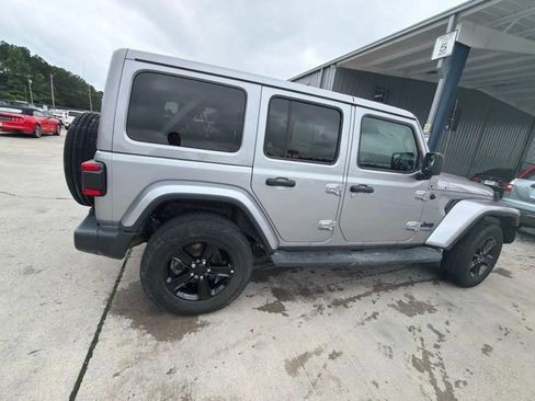 Used 2019 Jeep Wrangler Unlimited Sahara w/ Advanced Safety Group AWD/4WD image 10
