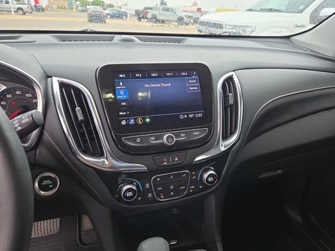 Used 2022 Chevrolet Equinox Premier AWD/4WD image 10