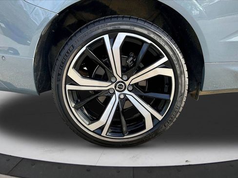 Used 2022 Volvo XC60 B5 R-Design w/ Advanced Package AWD/4WD image 37