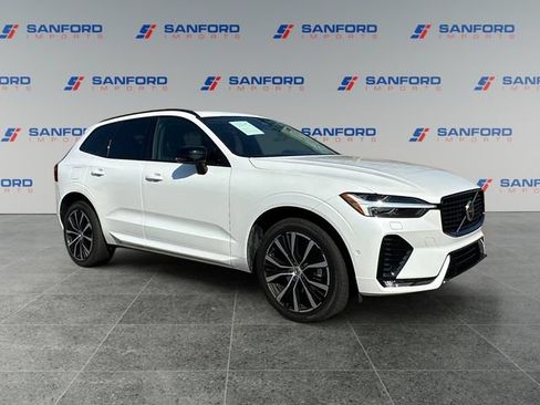 Used 2023 Volvo XC60 B5 Plus w/ Climate Package FWD image 7