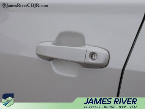 Used 2024 Subaru Forester image 19