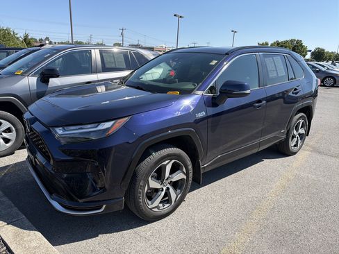 Used 2024 Toyota RAV4 SE w/ Weather & Moonroof Package AWD/4WD image 4