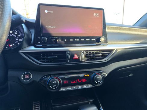 Used 2022 Kia Forte GT-Line w/ GT-Line Premium Package image 19