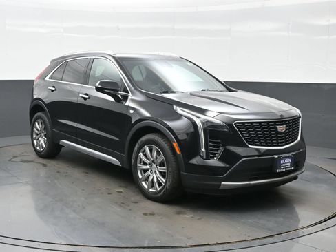Used 2020 Cadillac XT4 Premium Luxury w/ Technology Package AWD/4WD image 8