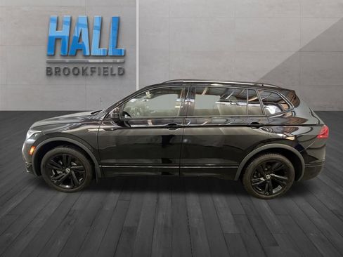 Certified 2024 Volkswagen Tiguan SE R-Line image 3