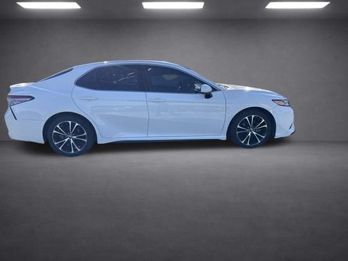 Used 2018 Toyota Camry SE FWD image 15