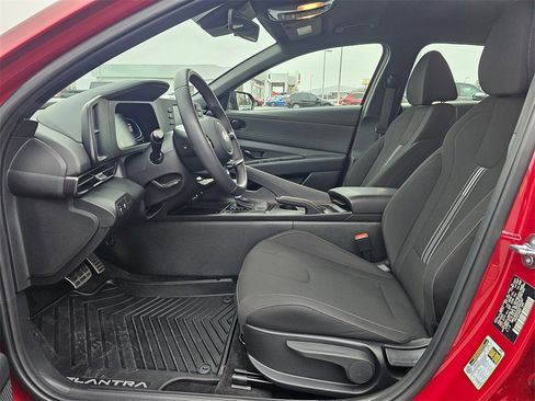 Used 2025 Hyundai Elantra Sport image 19