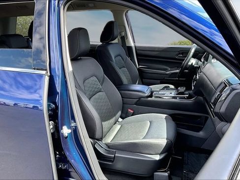 Certified 2024 Nissan Pathfinder SV FWD image 29