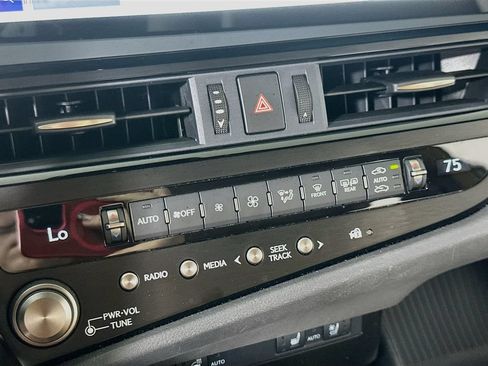 Used 2025 Lexus ES 300h w/ Premium Package FWD image 26