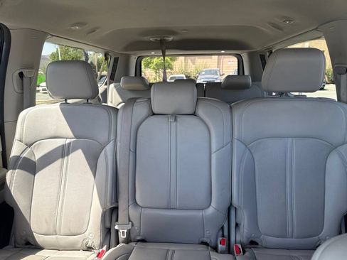 Used 2024 Jeep Wagoneer L Series II RWD image 18
