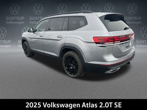 New 2025 Volkswagen Atlas SE image 3
