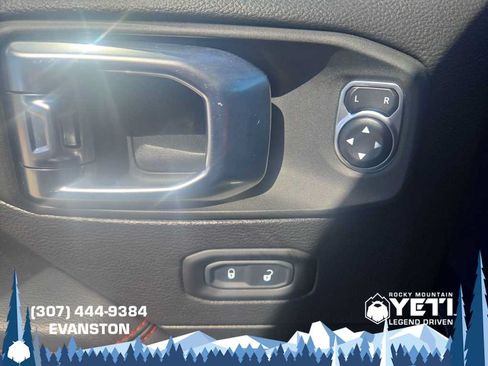 Used 2020 Jeep Wrangler Unlimited Rubicon AWD/4WD image 32
