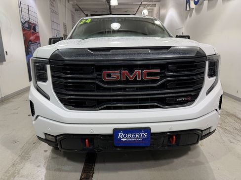 Used 2024 GMC Sierra 1500 AT4 w/ Technology Package image 12
