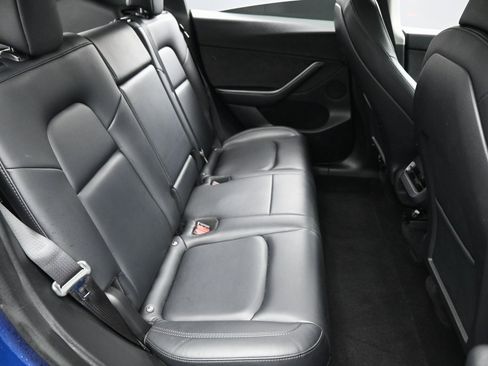 Used 2021 Tesla Model Y Long Range image 32