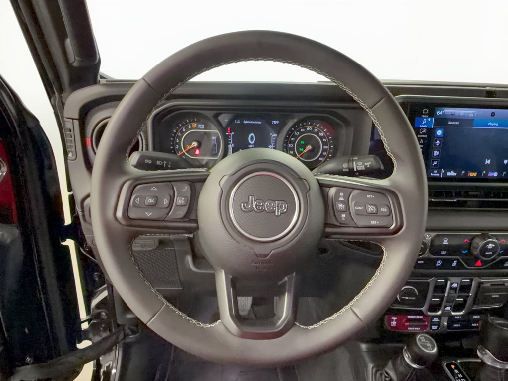 Used 2025 Jeep Gladiator Rubicon w/ Technology Group AWD/4WD image 10