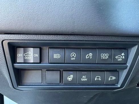 Used 2023 Toyota Tundra Platinum AWD/4WD image 23