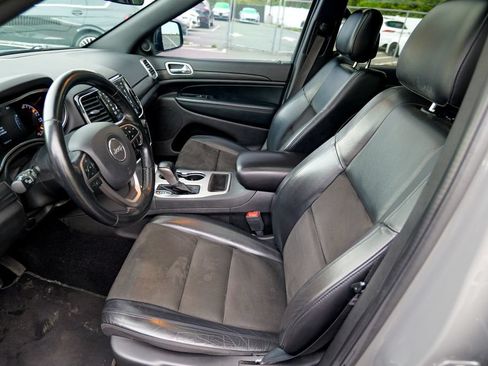 Used 2021 Jeep Grand Cherokee Laredo X AWD/4WD image 21
