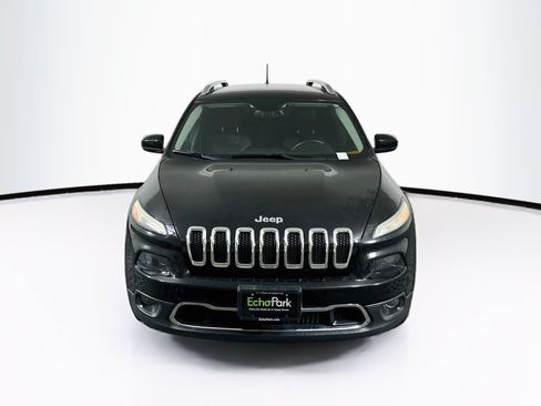 Used 2016 Jeep Cherokee Limited w/ Luxury Group FWD image 2