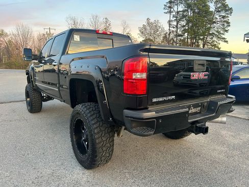Used 2015 GMC Sierra 2500 Denali w/ Duramax Plus Package image 11