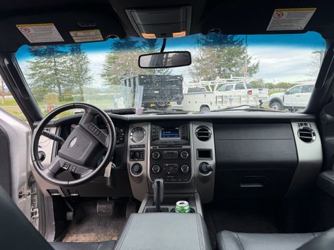 Certified 2017 Ford Expedition XLT w/ Equipment Group 201A image 11