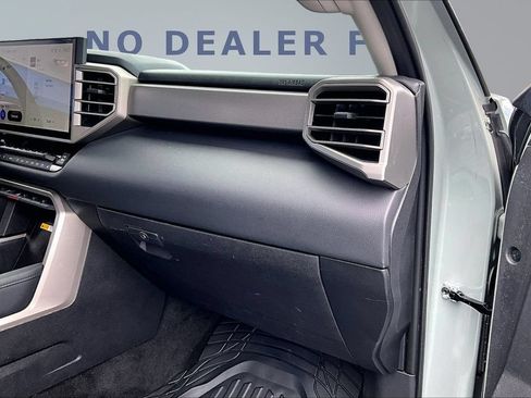 Used 2024 Toyota Tundra Limited w/ Power Package AWD/4WD image 27