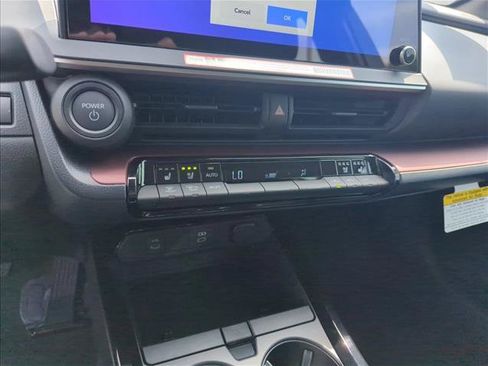 New 2026 Toyota Prius Plug-In Hybrid FWD image 19